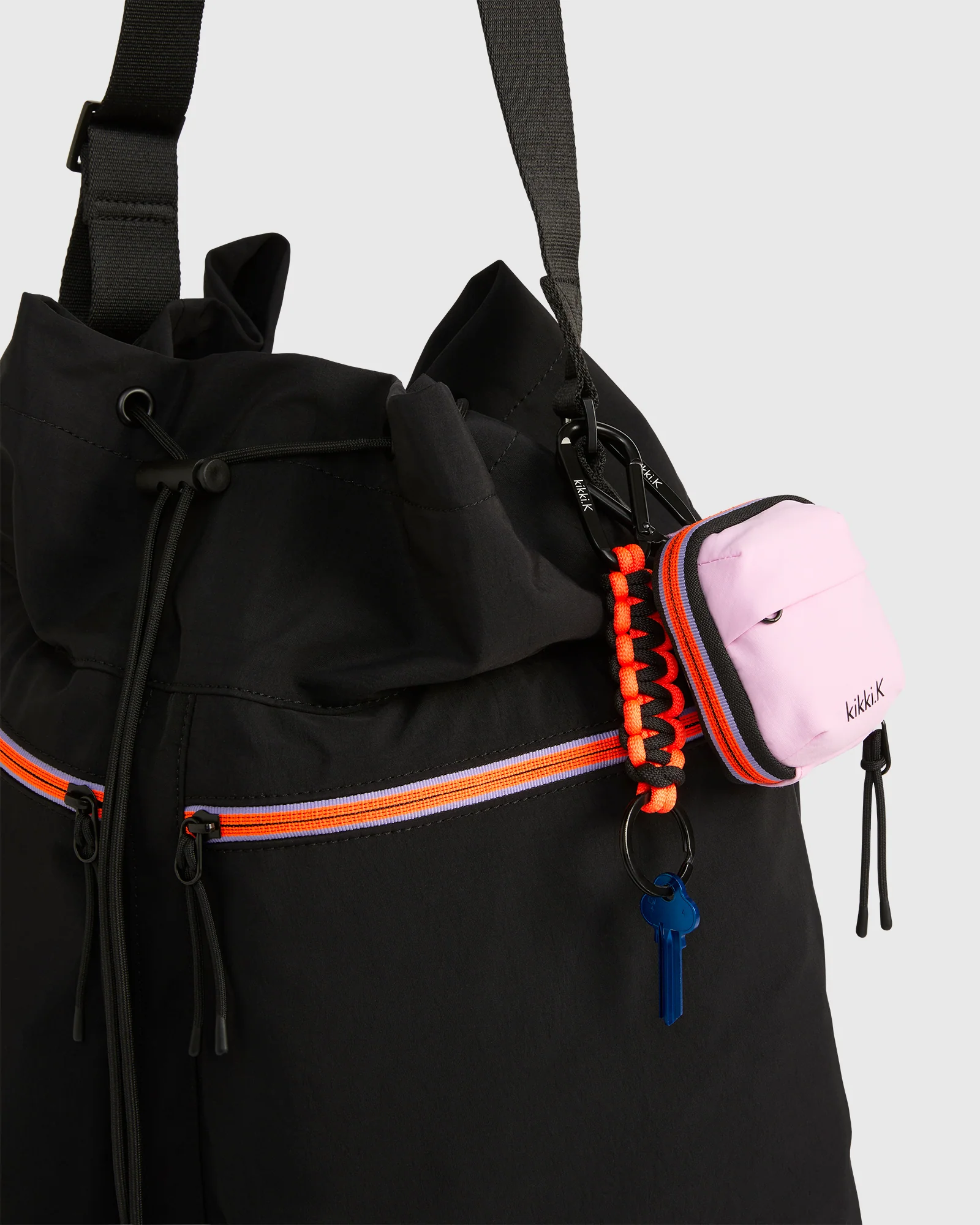 TREK. Bucket Bag - Image 3